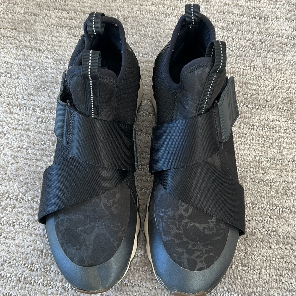 Sorel black high top sneakers 6.5 - Picture 3 of 9
